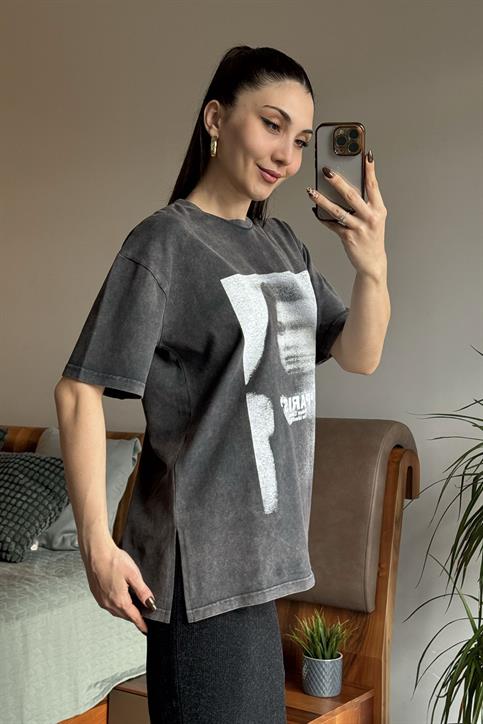 Antrasit Yanları Yırtmaçlı Kadın Baskılı T Shirt