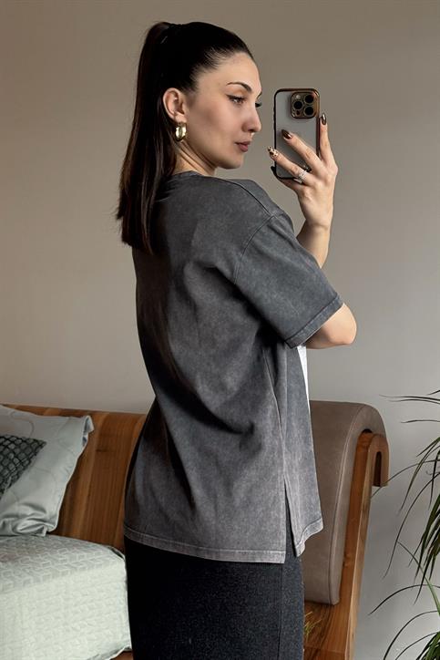 Antrasit Yanları Yırtmaçlı Kadın Baskılı T Shirt