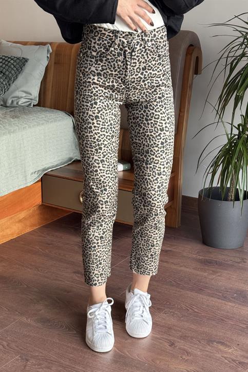 Bej Leopar Desenli Kesik Paça Boyfit Jean