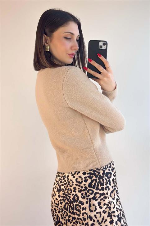 Bej Taş Düğmeli Soft Hırka