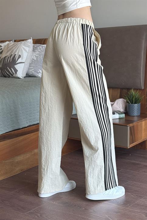 Bej Yanı Şerit Detaylı Pantolon