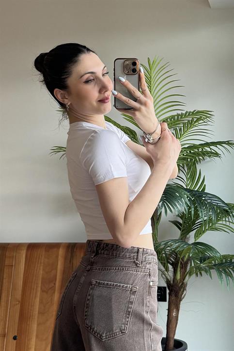 Beyaz Ayıcık Baskılı Crop T Shirt