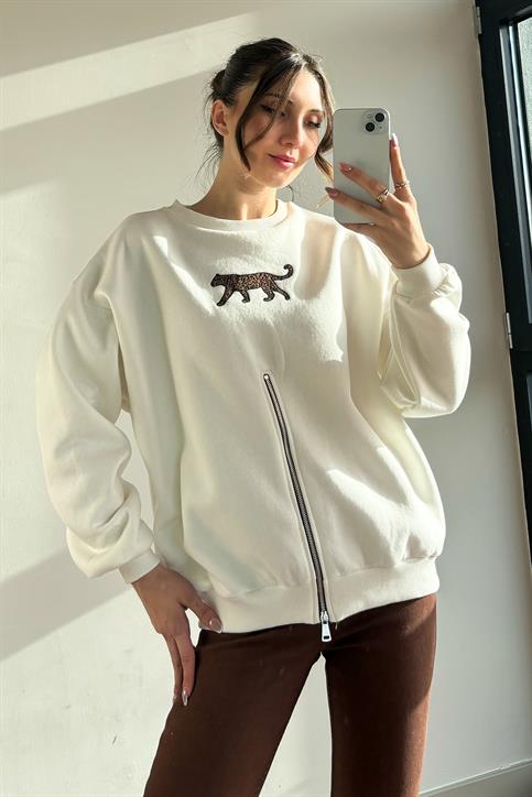 Beyaz Fermuarlı Leopar Nakışlı Şardonlu Sweatshirt
