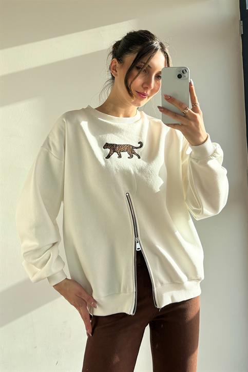 Beyaz Fermuarlı Leopar Nakışlı Şardonlu Sweatshirt
