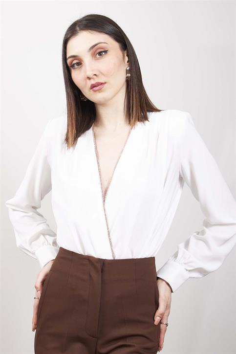 Beyaz Kruvaze Yaka Şerit Taşlı Bodysuit
