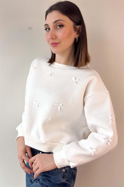 Beyaz Kurdele Detaylı Pinterest Crop Sweatshirt