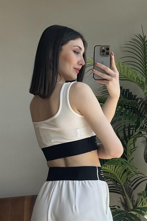 Beyaz Lastik Detaylı Crop Top Atlet