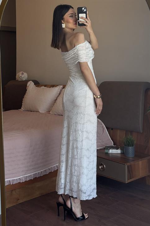 Beyaz Madonna Yaka Dantel Elbise