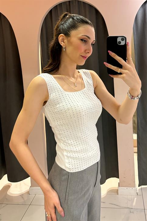Beyaz Serpme Taşlı Atlet