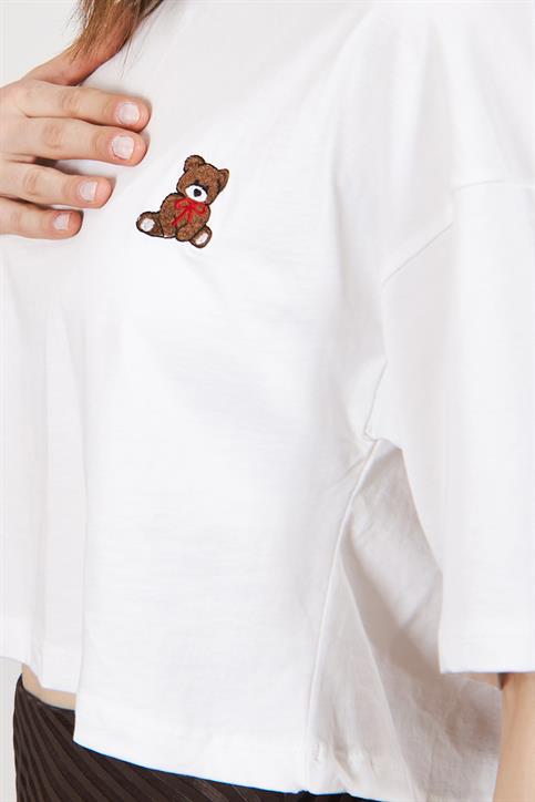Beyaz Teddy Nakışlı Crop T Shirt