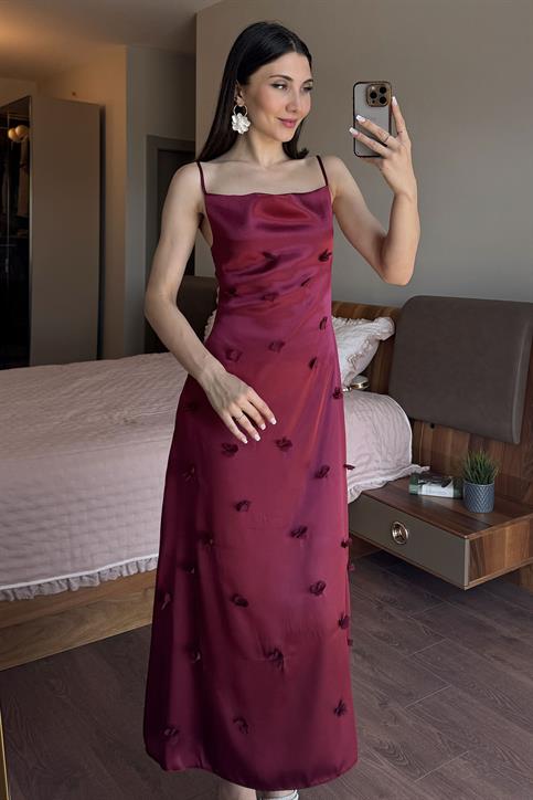 Bordo Çiçek Detaylı Degaje Yaka Saten Elbise