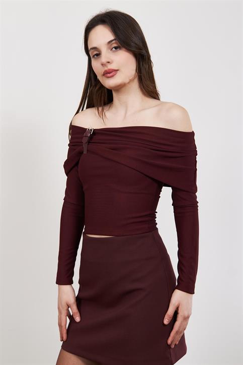 Bordo Kemer Detaylı Madonna Yaka Bluz