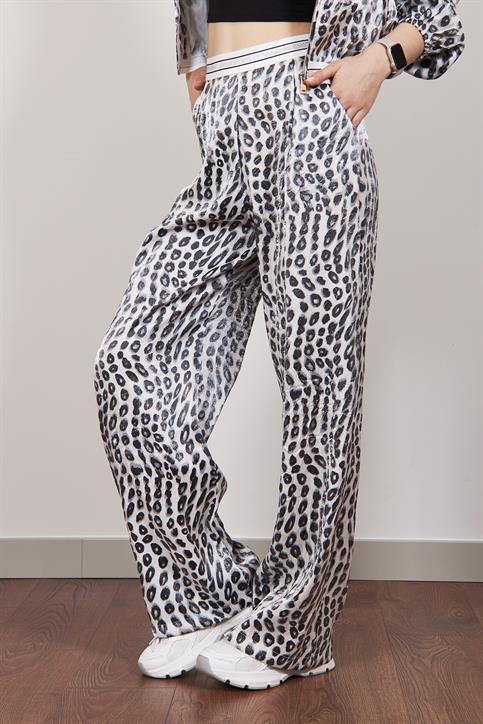 Ekru Bel Bantlı Leopar Desenli Bol Paça Saten Pantolon