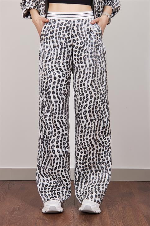 Ekru Bel Bantlı Leopar Desenli Bol Paça Saten Pantolon
