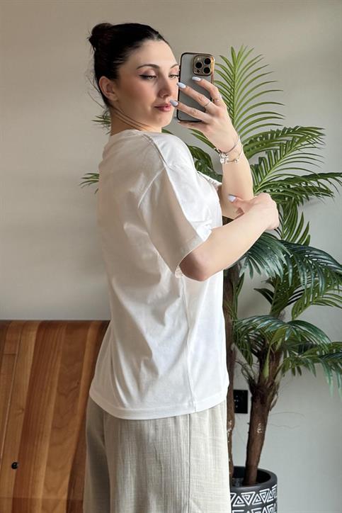 Ekru Çiçek Nakışlı T Shirt