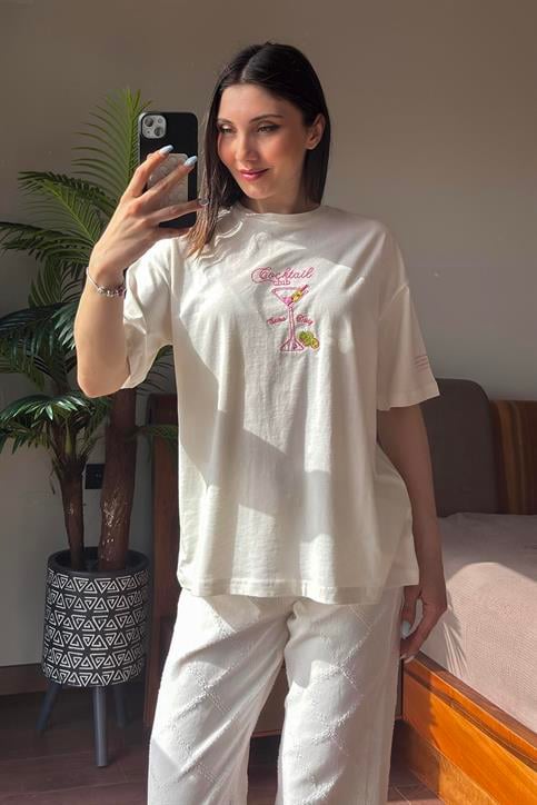 Ekru Cocktail Club Kadeh Nakışlı T Shirt