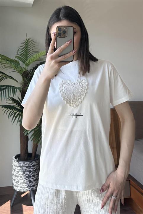 Ekru Kalp İşlemeli T Shirt