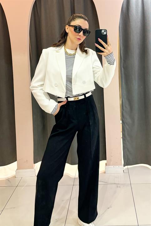 Ekru Tek Düğmeli Crop Ceket