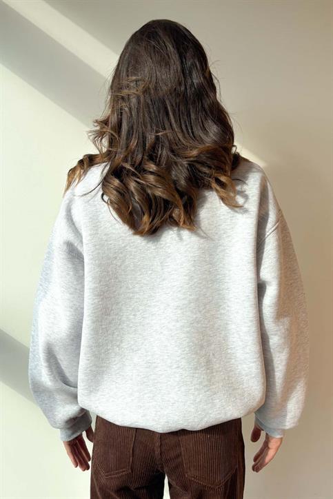 Gri Leopar Nakışlı Polo Yaka Üç İplik Şardonlu Sweatshirt
