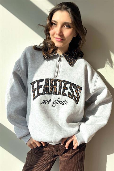Gri Leopar Nakışlı Polo Yaka Üç İplik Şardonlu Sweatshirt