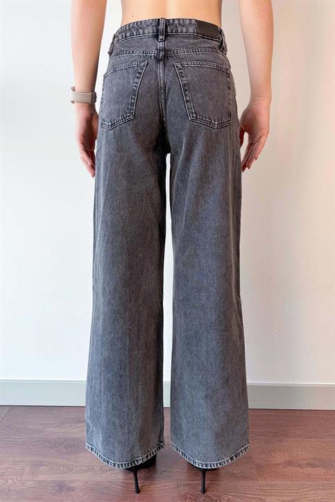 Gri MNG Önü Dikişli Jean