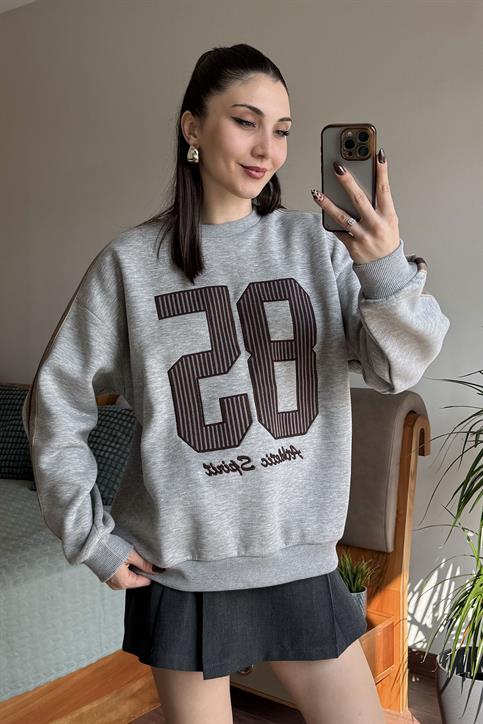 Gri Sayı Nakışlı Sweatsihrt