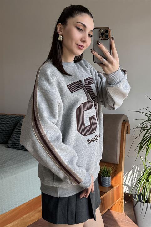 Gri Sayı Nakışlı Sweatsihrt