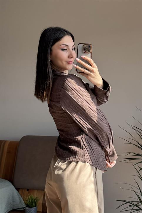 Kahverengi Bele Oturan Düğmeli Bluz