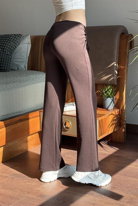 Kahverengi Büzgü Detaylı Pantolon