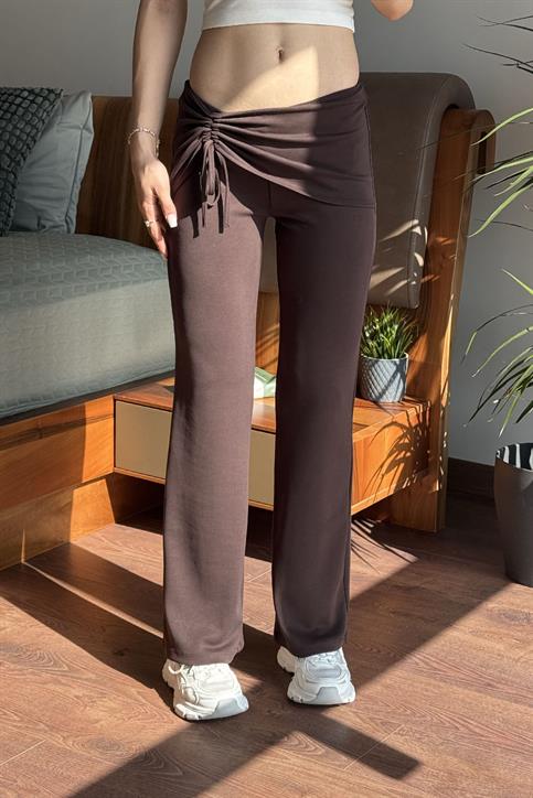 Kahverengi Büzgü Detaylı Pantolon