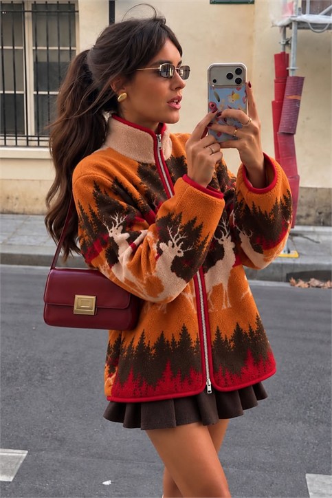 Kahverengi Geyik ve Dağ Desenli Fermuarlı Sweatshirt