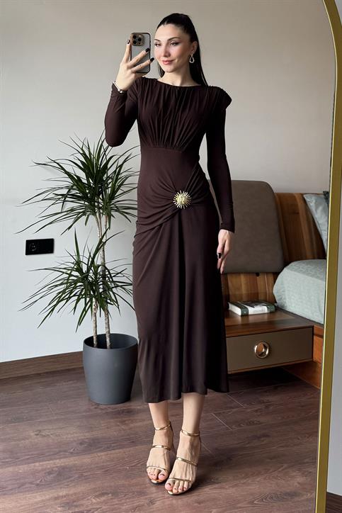 Kahverengi Güneş Tokalı Drape Detaylı Elbise