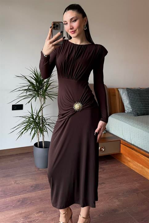 Kahverengi Güneş Tokalı Drape Detaylı Elbise