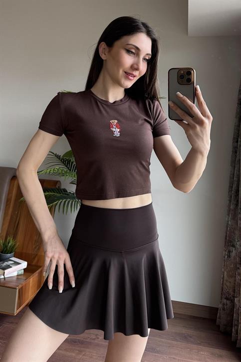 Kahverengi Teddy Nakışlı Crop T Shirt