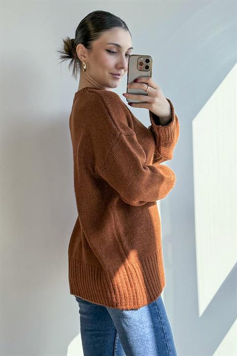 Kahverengi Yarım Balıkçı Oversize Kazak