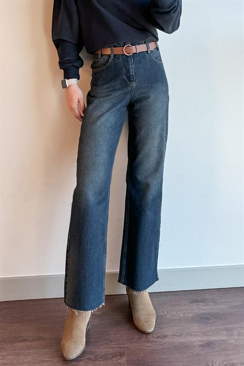 Koyu Mavi Beli Dikişsiz Kemerli Denim Pantolon