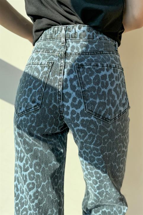 Koyu Mavi Leopar Desenli Straight Jean