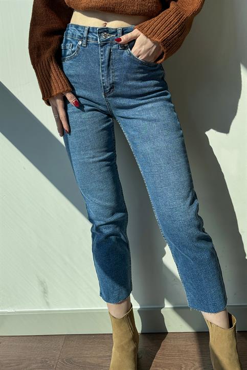 Koyu Mavi Paça Kesik Boyfit Jean