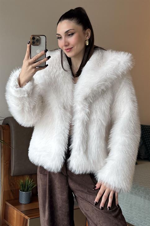 Krem Ara Boy Lolita Kürk Mont