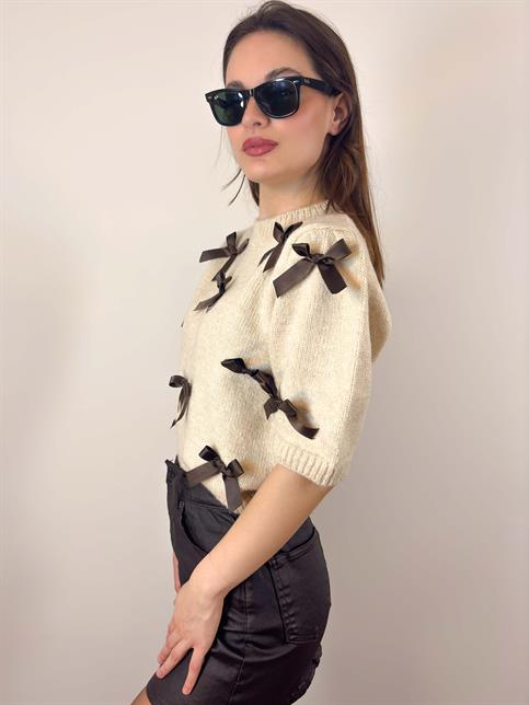 Krem Kurdele Detaylı Kısakollu Crop Kazak