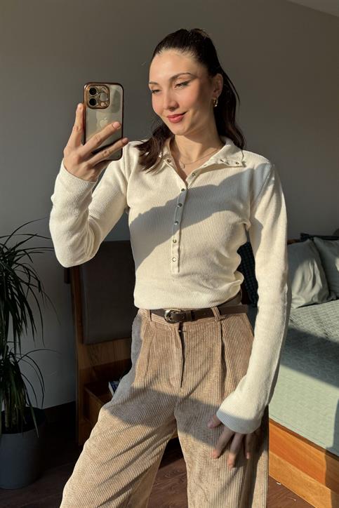 Krem Renata Çıtçıtlı Kazak