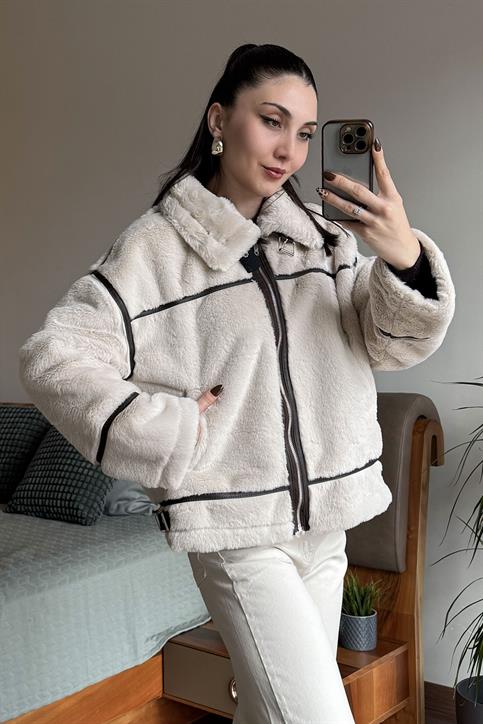 Krem Ters Detaylı Peluş Lamineli Mont