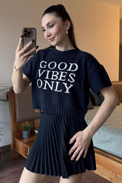 Lacivert Good Vibes Yazılı Kısakollu Triko Kazak