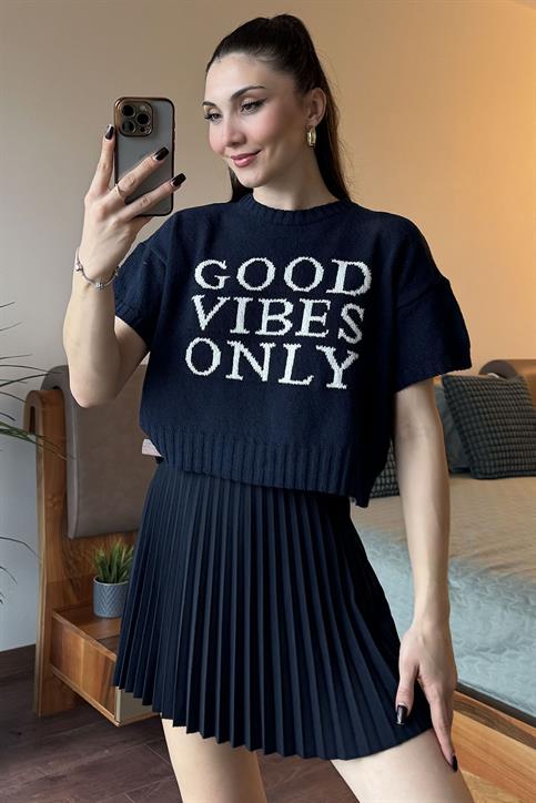 Lacivert Good Vibes Yazılı Kısakollu Triko Kazak