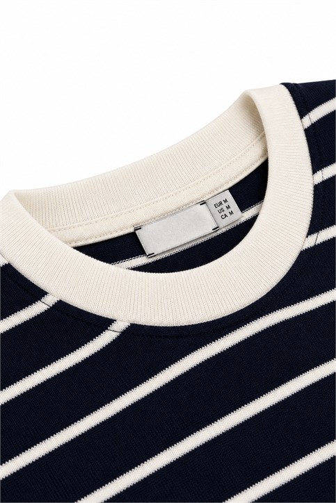 Lacivert Yakası Ribanalı Uzunkollu Çizgili Sweatshirt