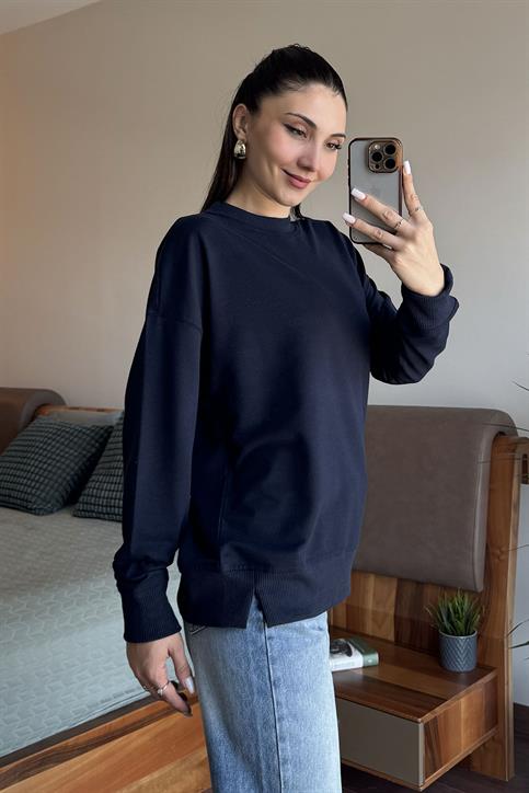 Lacivert Yakası ve Kolları Ribanalı Basic Sweatshirt