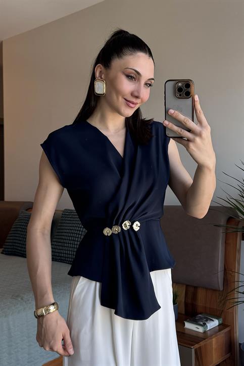 Lacivert Yan Düğme Detaylı Bluz