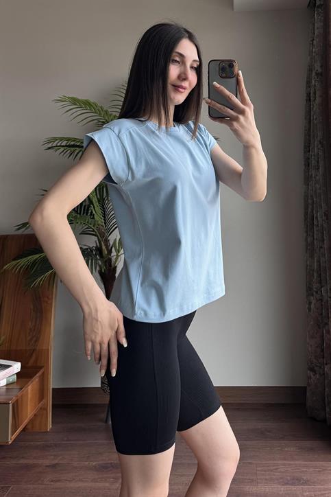 Mavi Kol Detaylı T Shirt