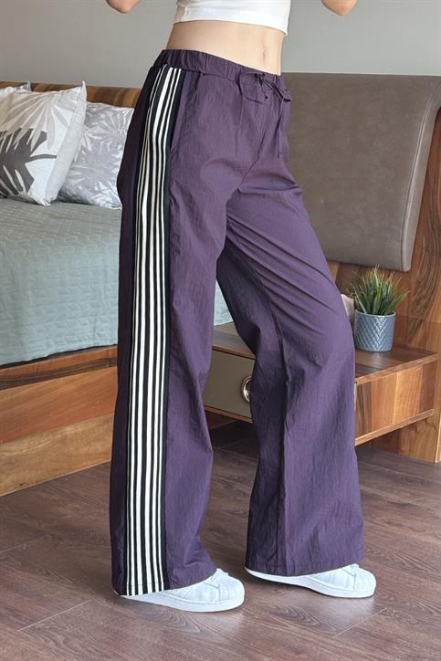 Mürdüm Yanı Şerit Detaylı Pantolon