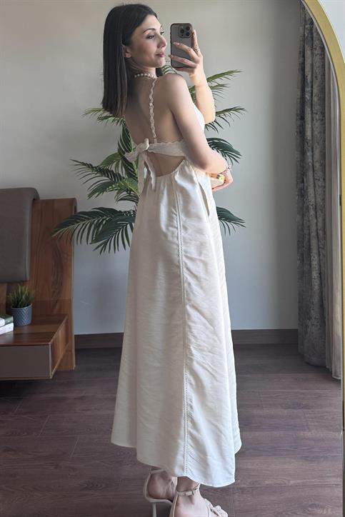 Naturel Fisto Detaylı İnce Askılı Elbise
